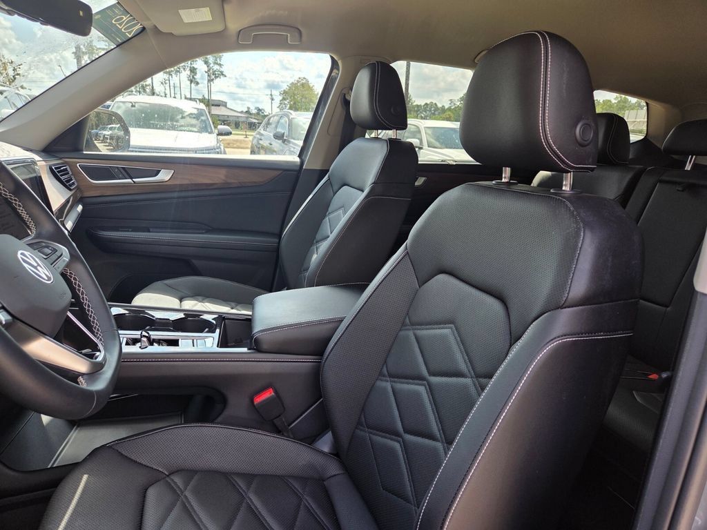 Used 2026 Volkswagen Atlas SE FWD image 11