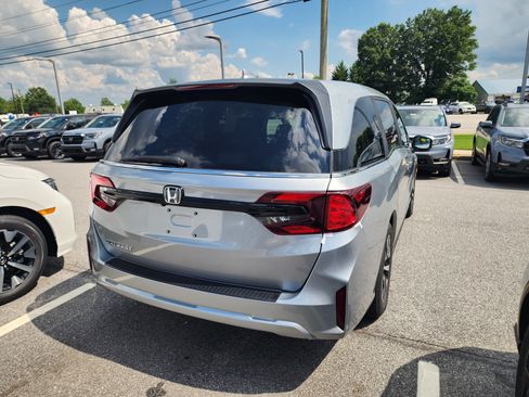 New 2026 Honda Odyssey EX-L image 4