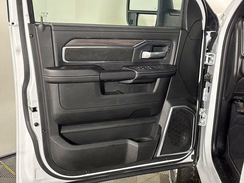 New 2026 RAM 2500 Laramie AWD/4WD image 10