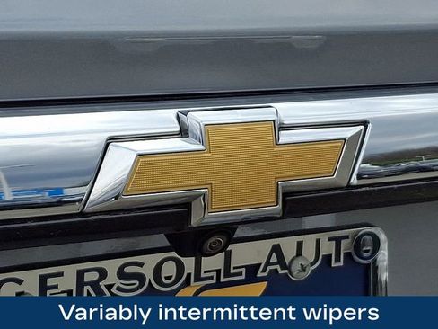 Used 2023 Chevrolet Traverse LT image 32