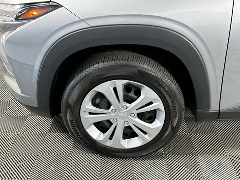 Used 2025 Chevrolet Trax LS w/ Driver Confidence Package image 11