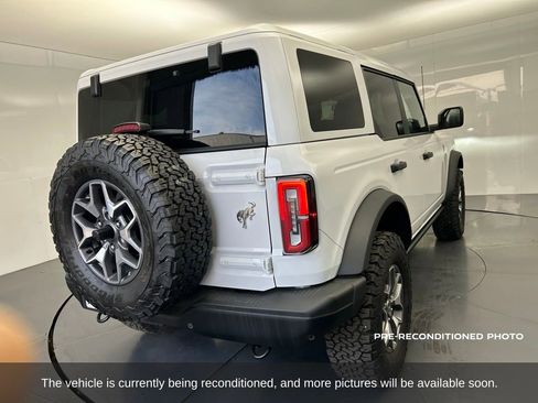 Used 2025 Ford Bronco Badlands image 6