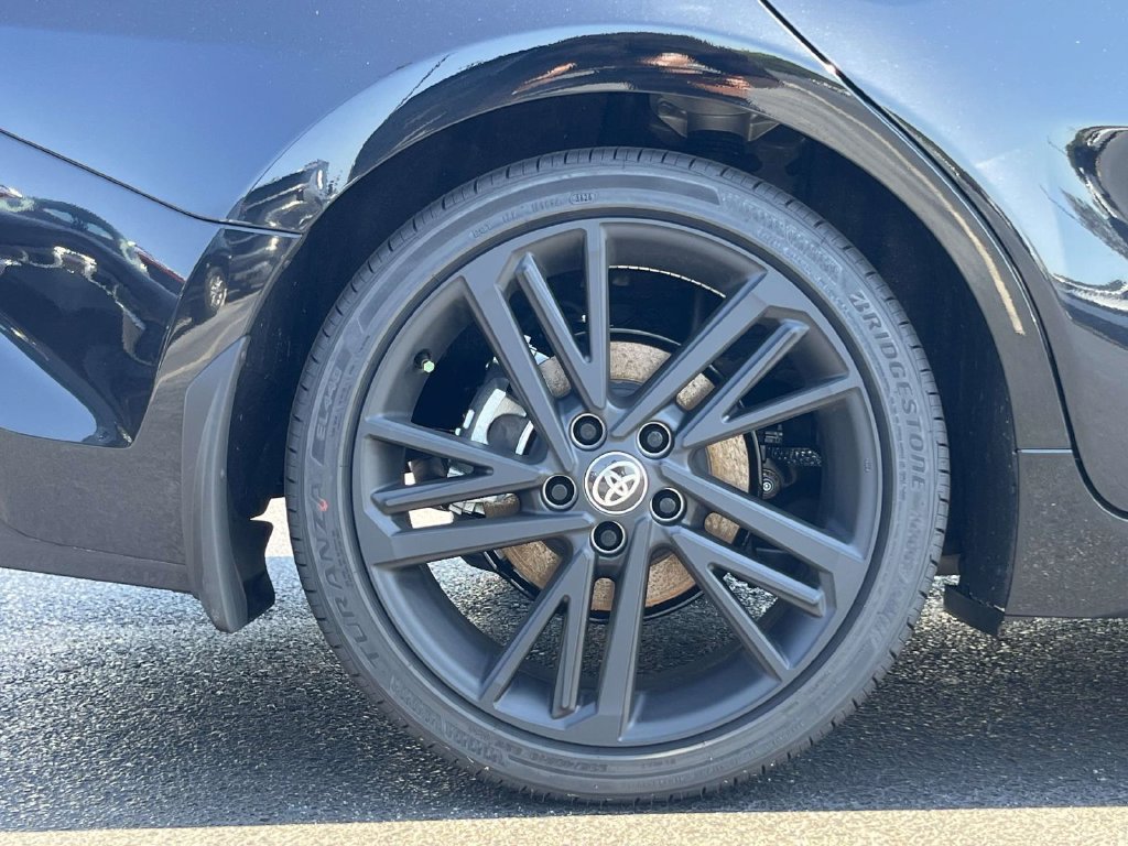 New 2026 Toyota Camry Hybrid FWD image 8