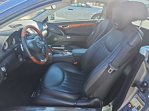 Used 2011 Mercedes-Benz SL 550 image 4