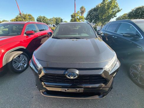 Used 2022 Toyota RAV4 SE w/ Convenience Package AWD/4WD image 2