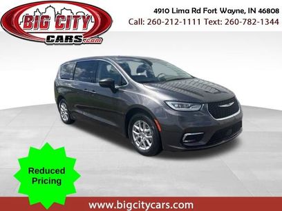 Used 2023 Chrysler Pacifica Touring-L