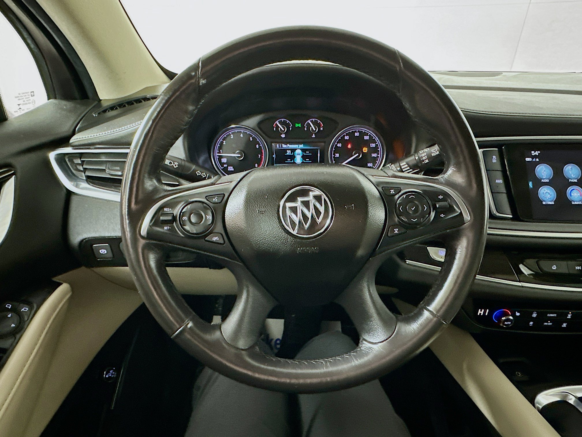 Used 2018 Buick Enclave Essence AWD/4WD image 11