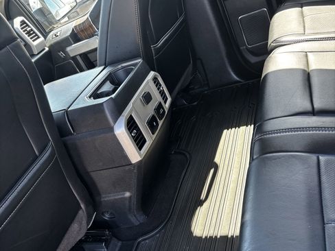 Used 2019 Ford F150 Lariat image 17
