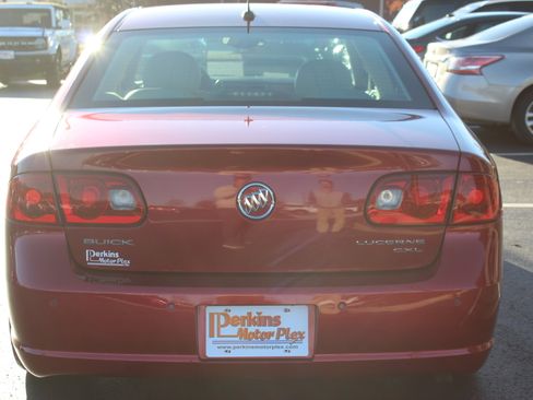 Used 2007 Buick Lucerne CXL image 7
