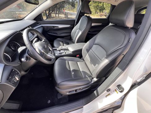 Used 2020 INFINITI QX50 Luxe w/ Navigation Package image 22