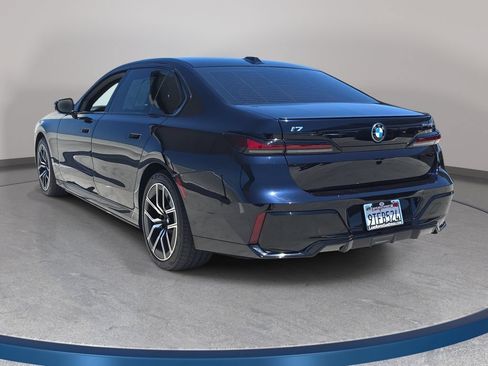 Used 2025 BMW i7 eDrive50 w/ M Sport Package RWD image 8