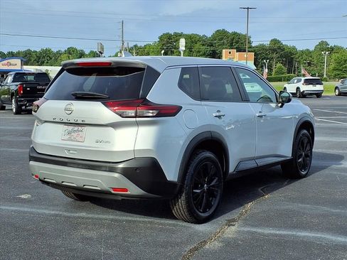 Used 2022 Nissan Rogue SV AWD/4WD image 18