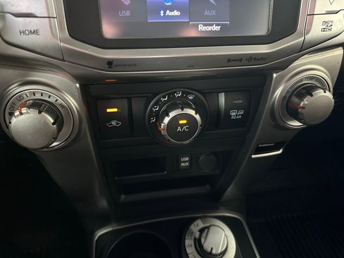 Used 2018 Toyota 4Runner SR5 Premium AWD/4WD image 26