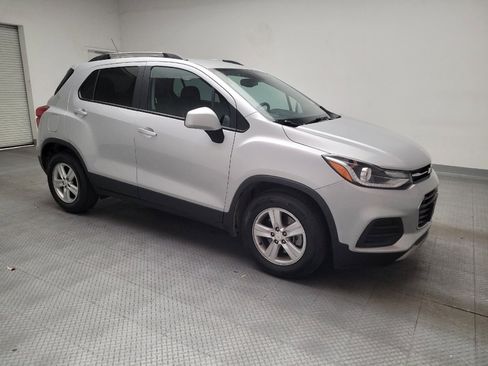 Used 2022 Chevrolet Trax LT FWD image 11