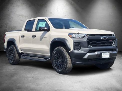 New 2026 Chevrolet Colorado Trail Boss AWD/4WD image 2