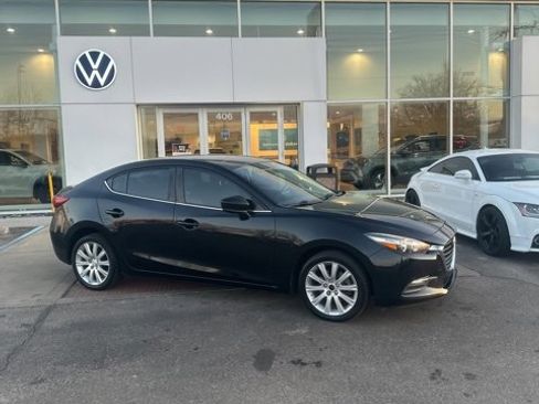 Used 2018 MAZDA MAZDA3 Touring image 2