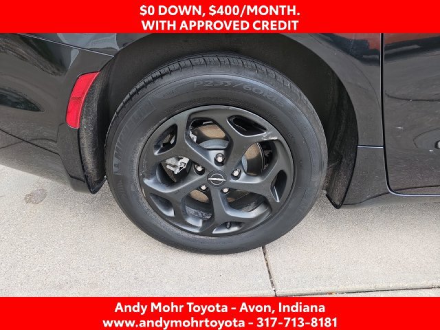 Used 2024 Chrysler Pacifica Limited FWD image 38
