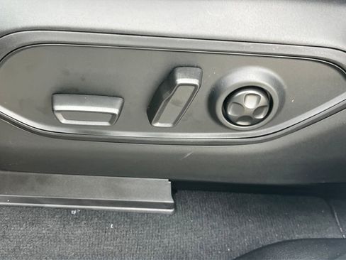 New 2025 Jeep Grand Cherokee Altitude AWD/4WD image 20
