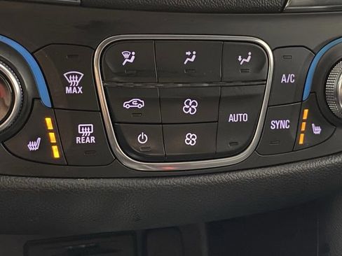 Used 2019 Chevrolet Equinox Premier image 7