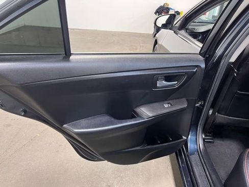 Used 2016 Toyota Camry SE image 17