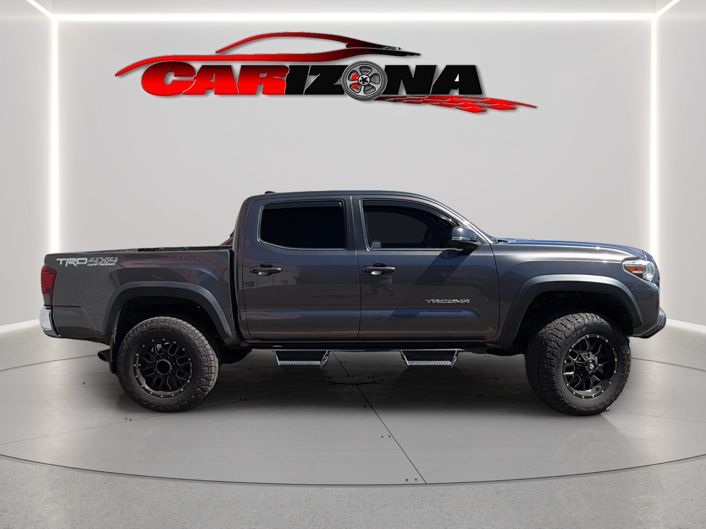 Used 2017 Toyota Tacoma TRD Off-Road AWD/4WD image 4