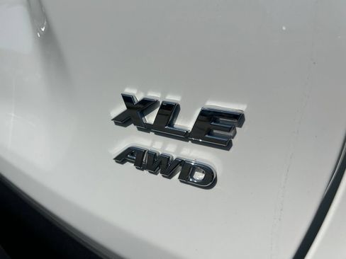 Used 2024 Toyota RAV4 XLE AWD/4WD image 4