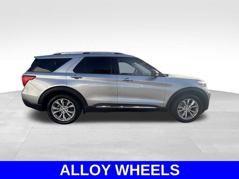 Certified 2023 Ford Explorer Limited image 3