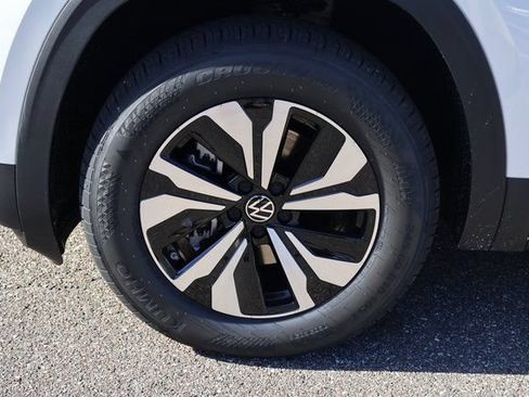 Certified 2026 Volkswagen Atlas SE AWD/4WD image 9