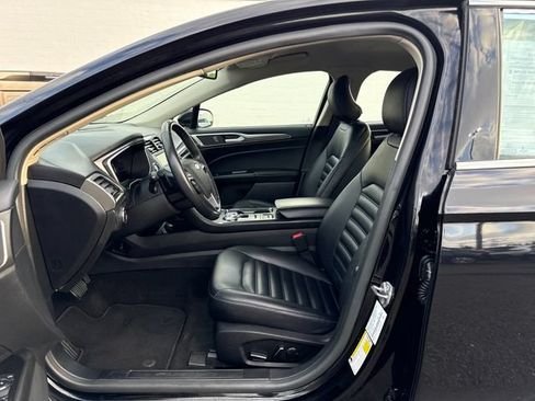 Used 2019 Ford Fusion SEL FWD image 16