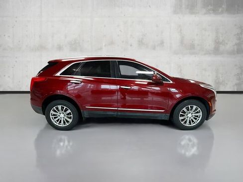 Used 2017 Cadillac XT5 Luxury w/ Driver Awareness Package image 4
