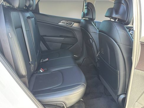 Used 2024 Kia Sportage EX FWD image 16