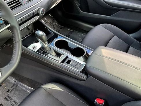 Used 2023 Nissan Altima 2.5 SV w/ SV Premium Package image 13
