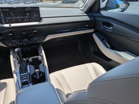 Certified 2025 Honda Accord EX-L image 23