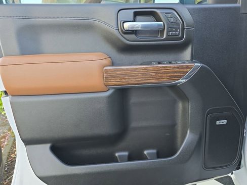 Used 2020 Chevrolet Silverado 2500 High Country image 28