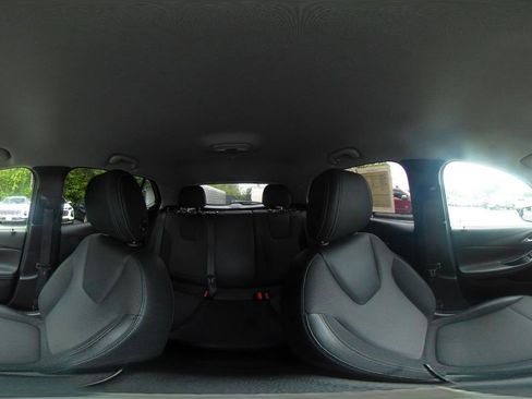 Used 2025 Buick Encore GX Preferred FWD image 37