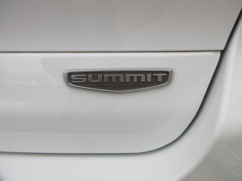 Used 2023 Jeep Grand Cherokee L Summit image 9