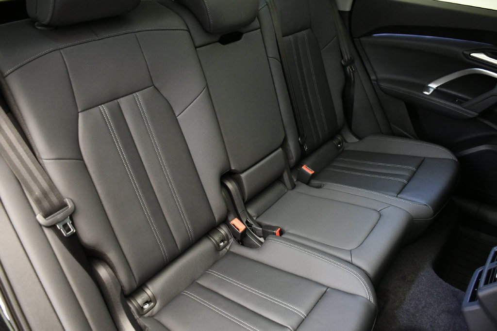 Used 2025 Audi Q5 Premium w/ Convenience Package AWD/4WD image 52
