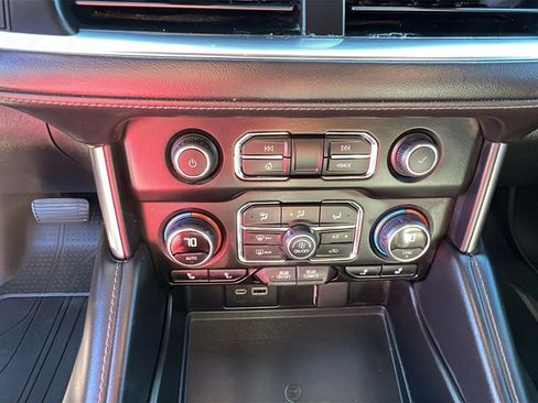 Used 2021 Chevrolet Tahoe Z71 image 34