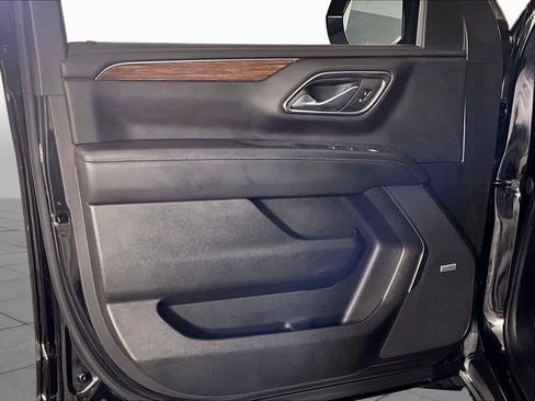 Used 2023 Chevrolet Suburban High Country RWD image 20
