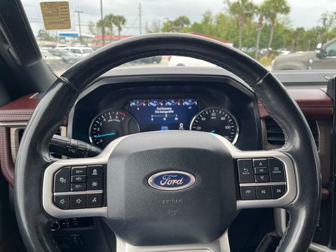 Used 2024 Ford Expedition Limited RWD image 14