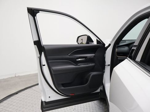 Certified 2026 Toyota Grand Highlander AWD Hybrid image 16