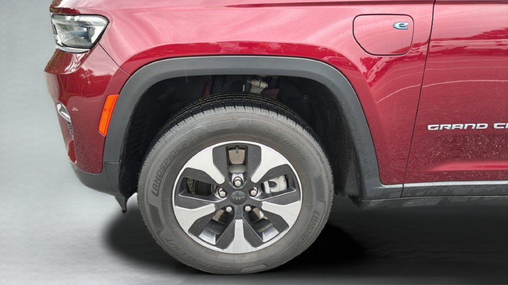 Used 2024 Jeep Grand Cherokee Limited 4xe AWD/4WD image 37
