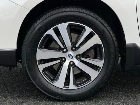 Used 2018 Subaru Outback 2.5i Limited image 18