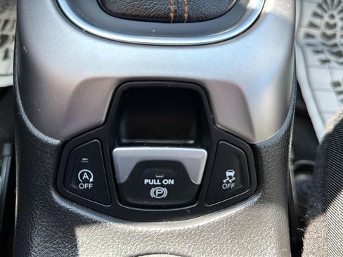 Used 2017 Jeep Compass Latitude w/ Popular Equipment Group AWD/4WD image 25