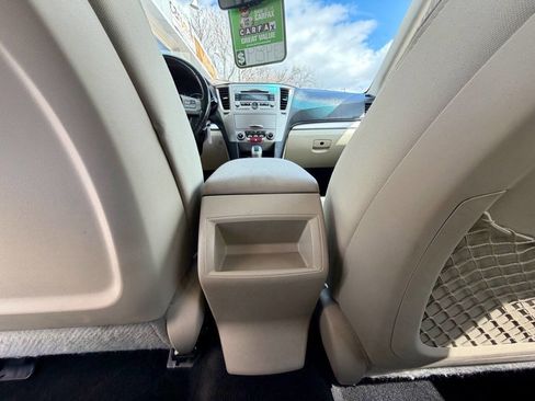 Used 2011 Subaru Outback 2.5i Premium AWD/4WD image 32