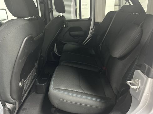 Used 2024 Jeep Wrangler Unlimited Rubicon 4xe AWD/4WD image 24