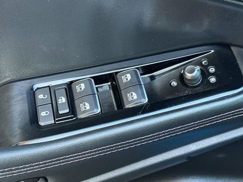 Used 2025 Jeep Wagoneer S Limited image 12