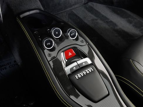 Used 2011 Ferrari 458 Italia Coupe RWD image 26