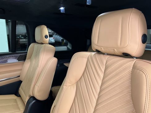 New 2025 Cadillac Escalade IQ Sport 2 w/ LPO, ONYX Package image 21