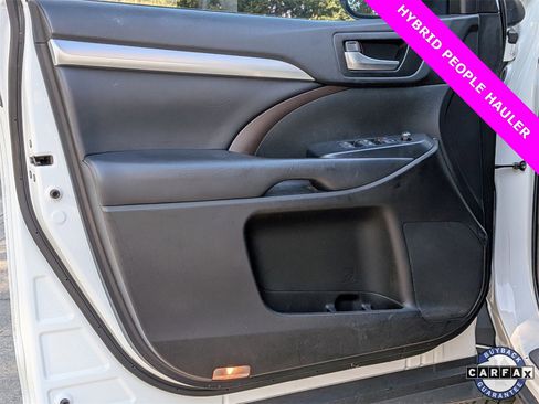 Used 2019 Toyota Highlander XLE image 7